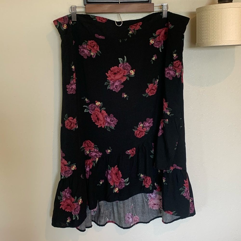 Torrid Floral Midi Challis Faux Wrap Skirt Size 2 - Picture 4 of 10